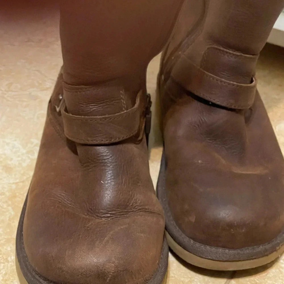 UGG AUS KENSINGTON Leather Sheepskin Brown Harness Biker Boot  Women Size 5 - Picture 8 of 11